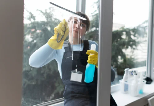 Nettoyage de vitres intérieures et extérieures à Bennecourt